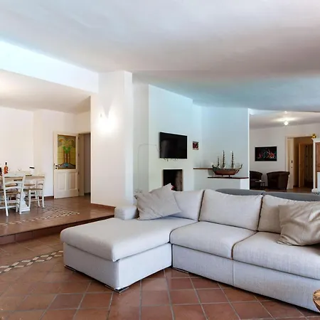 6 Bagni, Piscina, Wifi, Animali, M200