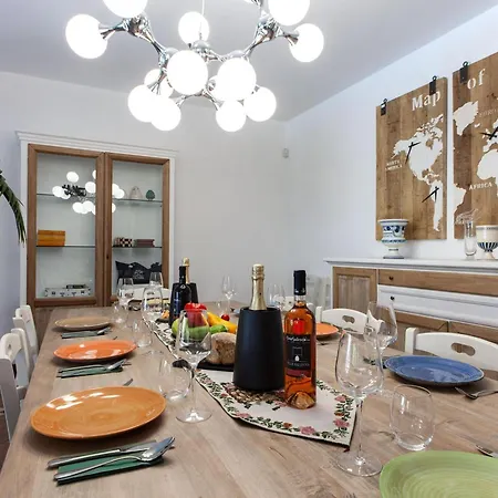 6 Bagni, Piscina, Wifi, Animali, M200 Villa