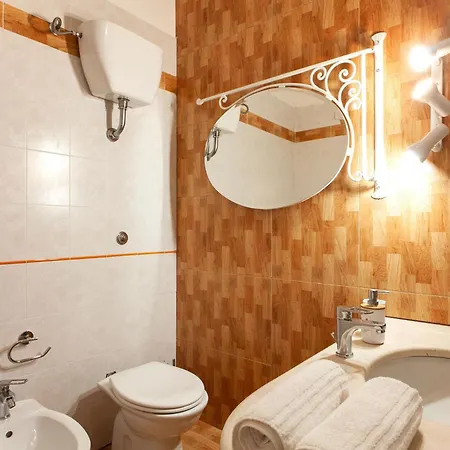 Villa 6 Bagni, Piscina, Wifi, Animali, M200 Neviano